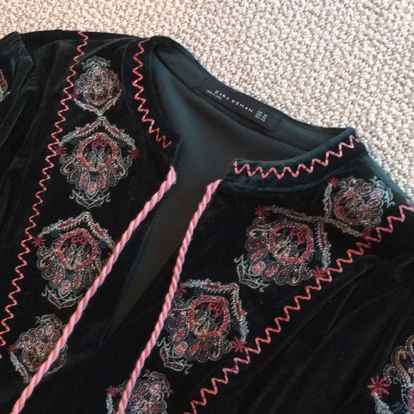 Zara green velvet embroidered dress - Picture 3 of 5